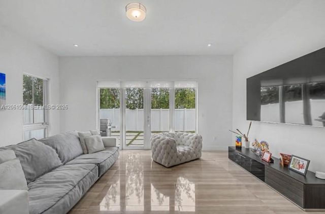 3341 NW 84th Court, Doral, FL 33122
