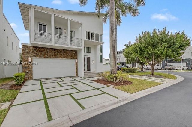 3341 NW 84th Court, Doral, FL 33122