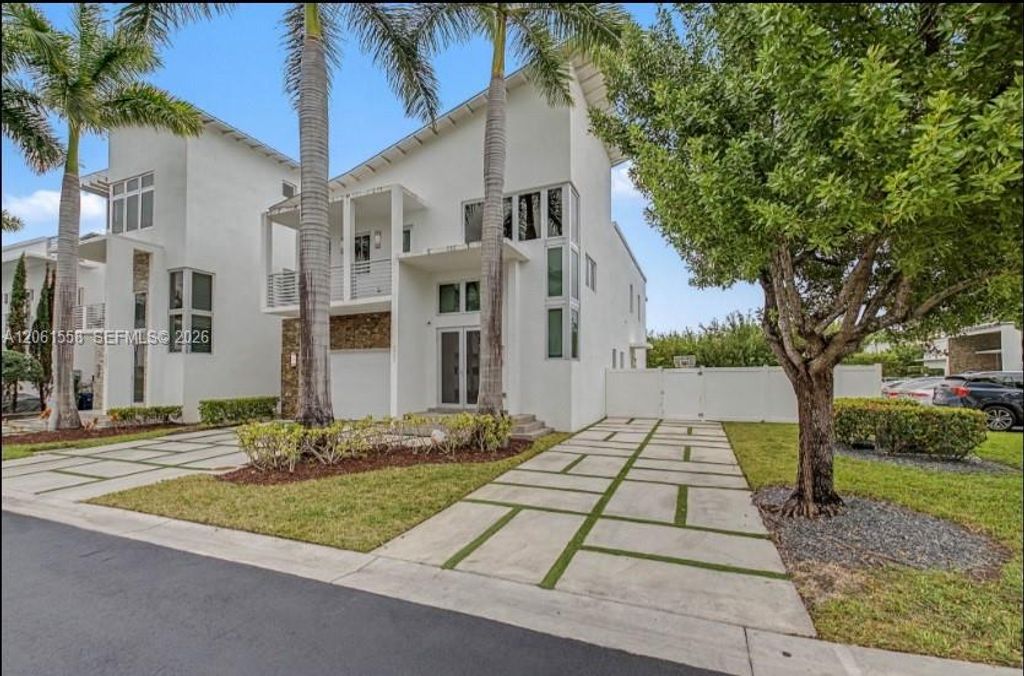 3341 NW 84th Court, Doral, FL 33122