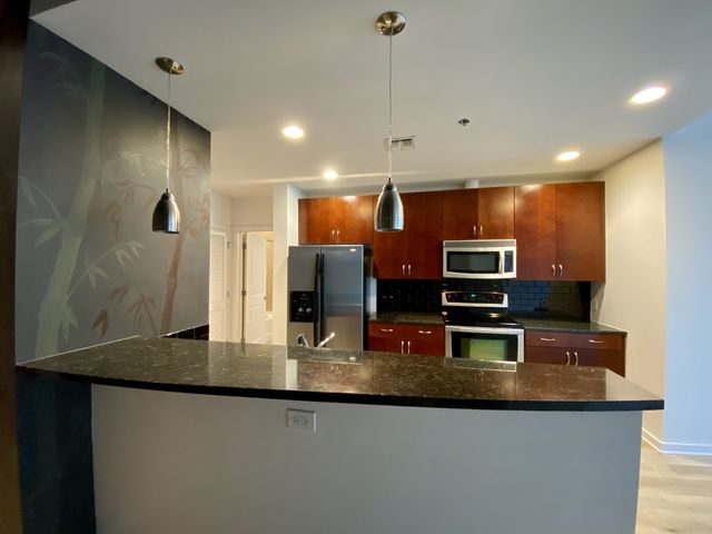301 Demonbreun St Unit 713, Nashville, TN 37201