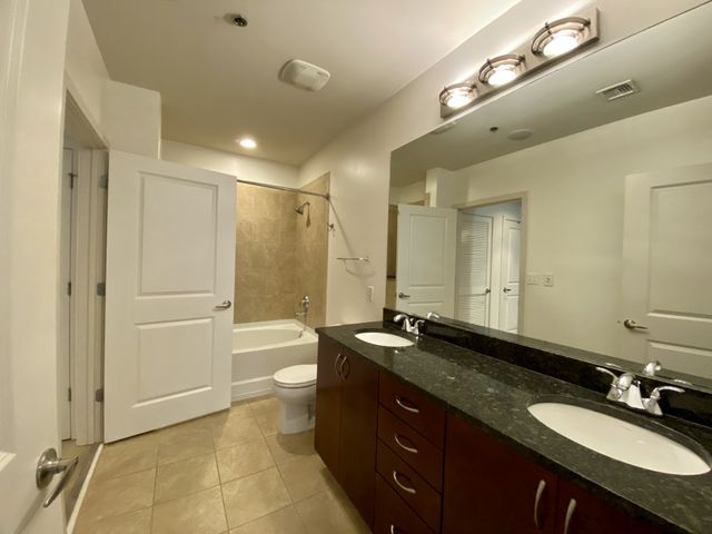 301 Demonbreun St Unit 713, Nashville, TN 37201
