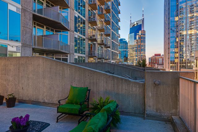 301 Demonbreun St Unit 713, Nashville, TN 37201