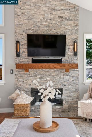 10 Crown Valley Ct, Danville, CA 94506