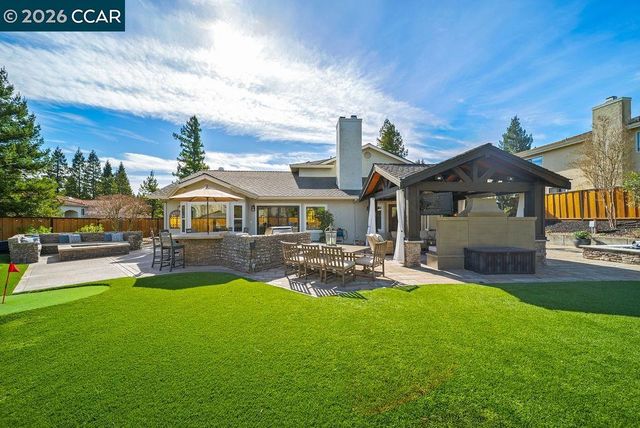 10 Crown Valley Ct, Danville, CA 94506