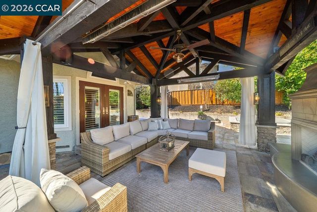 10 Crown Valley Ct, Danville, CA 94506