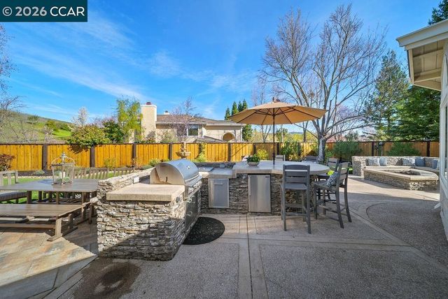 10 Crown Valley Ct, Danville, CA 94506