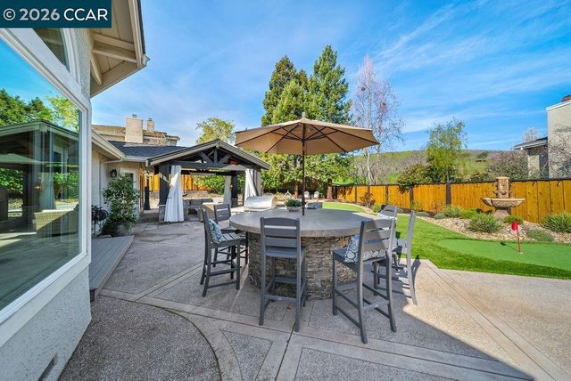 10 Crown Valley Ct, Danville, CA 94506