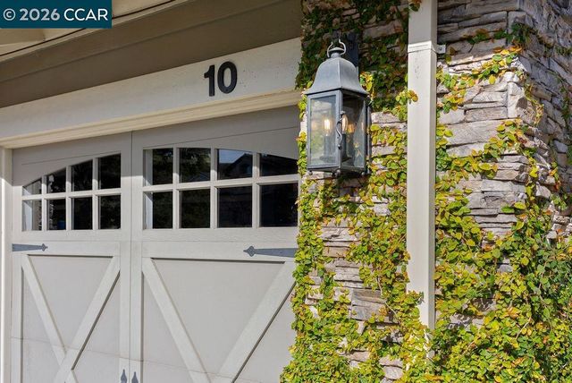 10 Crown Valley Ct, Danville, CA 94506