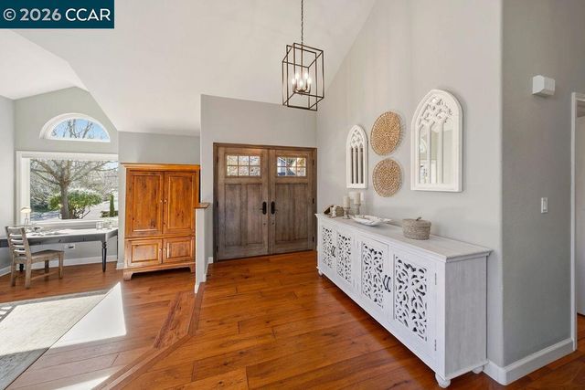 10 Crown Valley Ct, Danville, CA 94506