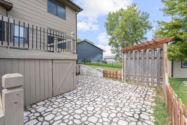 1365 N Lake Edge Cir, Goddard, KS 67052