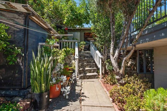 4554 Date Avenue, La Mesa, CA 91941