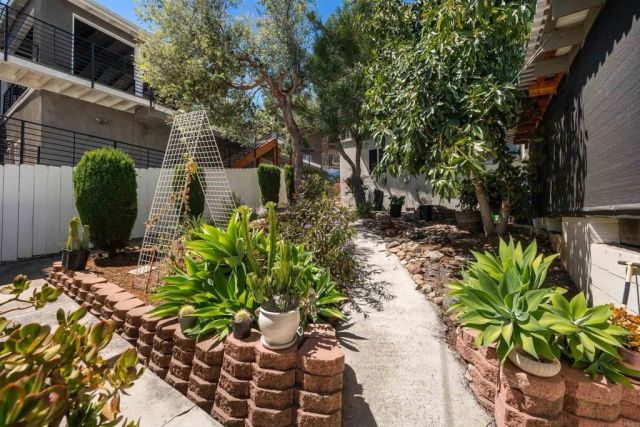 4554 Date Avenue, La Mesa, CA 91941