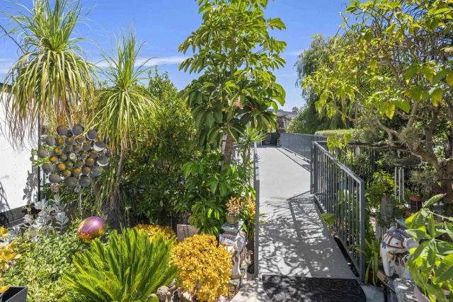 4554 Date Avenue, La Mesa, CA 91941