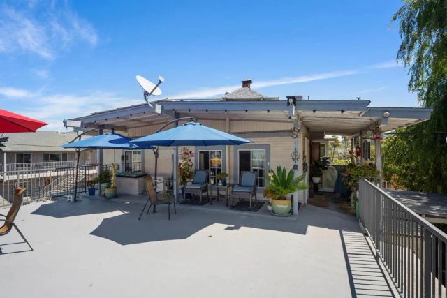 4554 Date Avenue, La Mesa, CA 91941