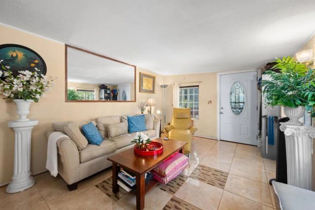 4554 Date Avenue, La Mesa, CA 91941