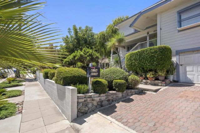 4554 Date Avenue, La Mesa, CA 91941