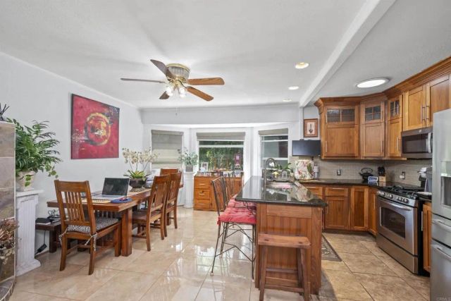 4554 Date Avenue, La Mesa, CA 91941