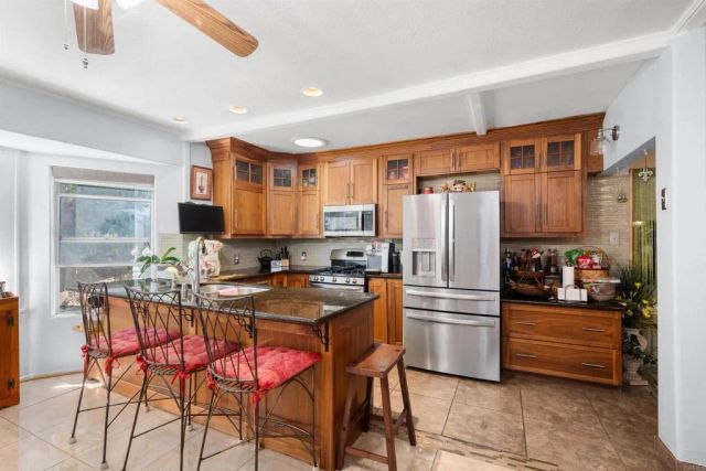 4554 Date Avenue, La Mesa, CA 91941