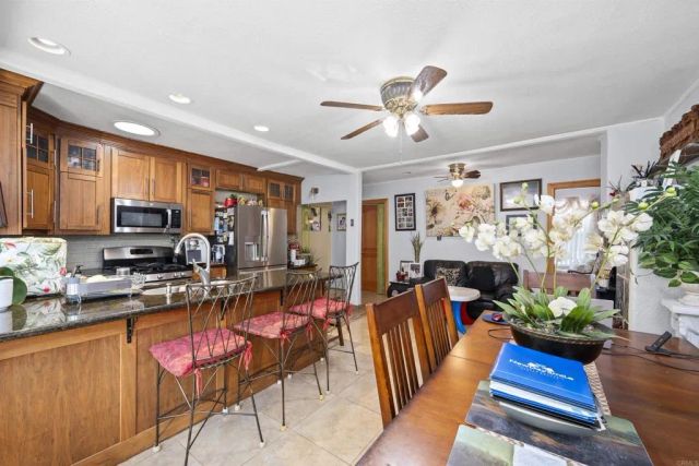 4554 Date Avenue, La Mesa, CA 91941