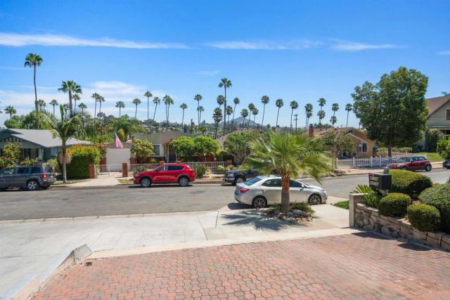 4554 Date Avenue, La Mesa, CA 91941