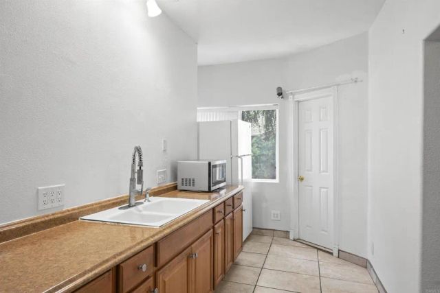 4554 Date Avenue, La Mesa, CA 91941