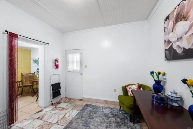 4554 Date Avenue, La Mesa, CA 91941
