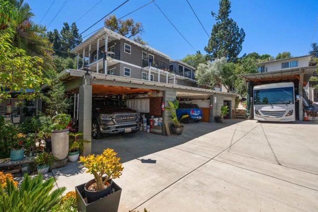 4554 Date Avenue, La Mesa, CA 91941