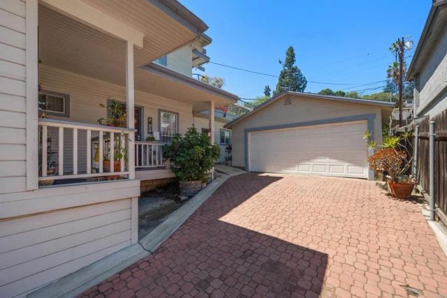 4554 Date Avenue, La Mesa, CA 91941