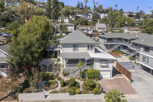 4554 Date Avenue, La Mesa, CA 91941