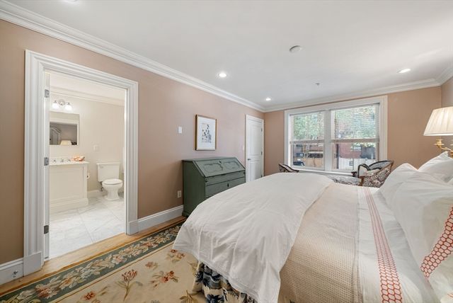 9-11 Worcester Sq 1, Boston, MA 02118