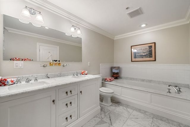 9-11 Worcester Sq 1, Boston, MA 02118