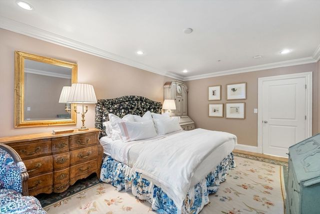 9-11 Worcester Sq 1, Boston, MA 02118