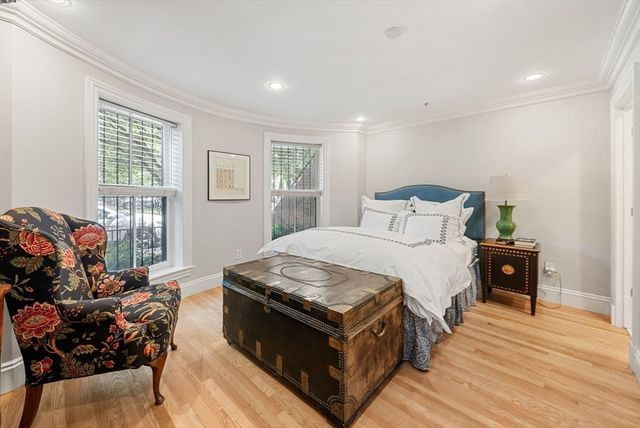 9-11 Worcester Sq 1, Boston, MA 02118