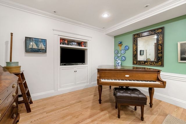 9-11 Worcester Sq 1, Boston, MA 02118