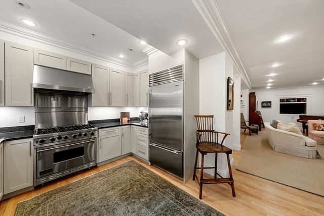 9-11 Worcester Sq 1, Boston, MA 02118