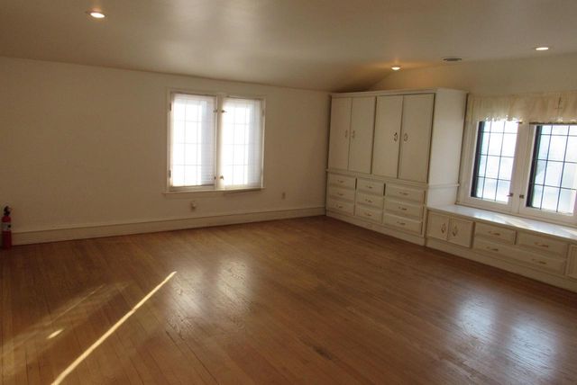 156 N 87th STREET, Wauwatosa, WI 53226