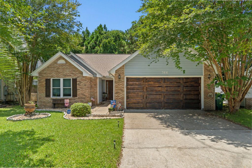 366 Brookwood Boulevard, Mary Esther, FL 32569