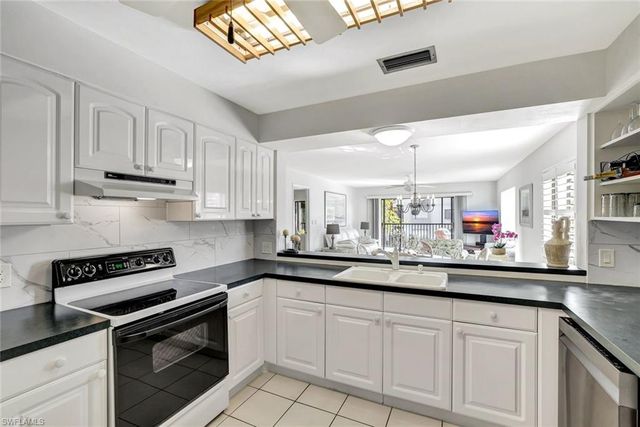 910 Vanderbilt Beach RD # 325W, Naples, FL 34108