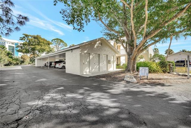 910 Vanderbilt Beach RD # 325W, Naples, FL 34108