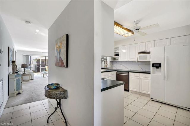 910 Vanderbilt Beach RD # 325W, Naples, FL 34108