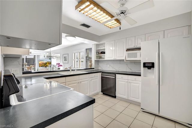 910 Vanderbilt Beach RD # 325W, Naples, FL 34108