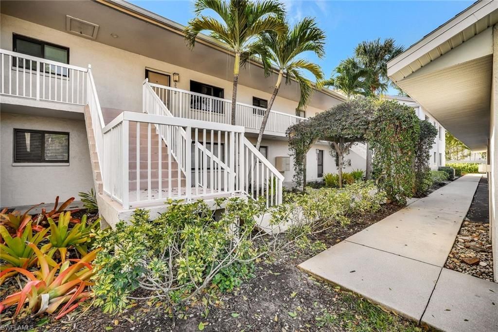 910 Vanderbilt Beach RD # 325W, Naples, FL 34108