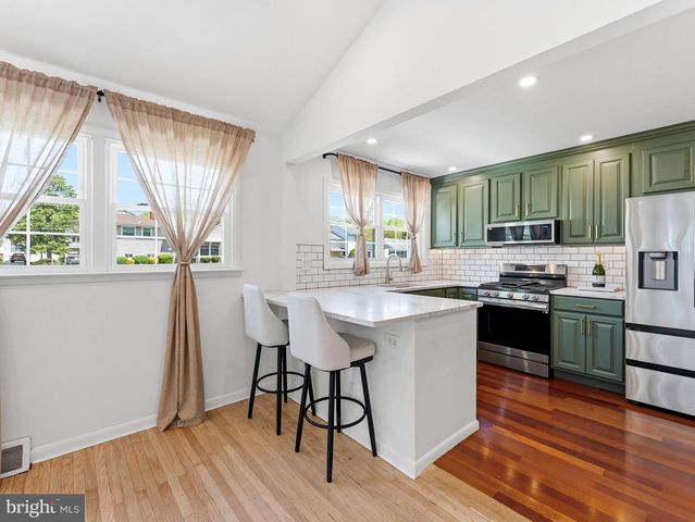 411 CHAPEL AVE E, Cherry Hill, NJ 08034