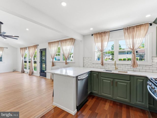 411 CHAPEL AVE E, Cherry Hill, NJ 08034