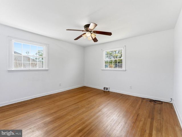 411 CHAPEL AVE E, Cherry Hill, NJ 08034