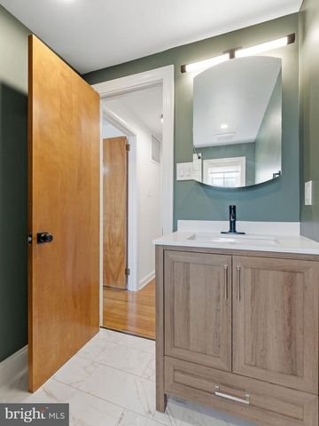 411 CHAPEL AVE E, Cherry Hill, NJ 08034