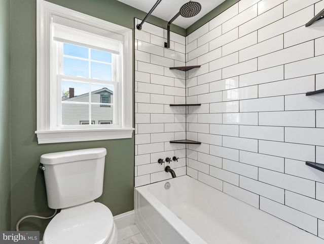 411 CHAPEL AVE E, Cherry Hill, NJ 08034