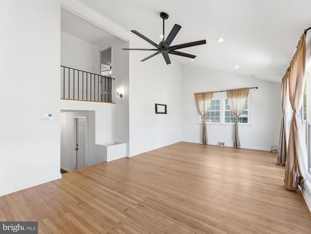 411 CHAPEL AVE E, Cherry Hill, NJ 08034