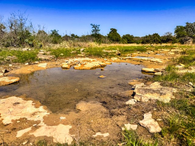 000 Serenity Springs RNCH, Johnson City, TX 78636