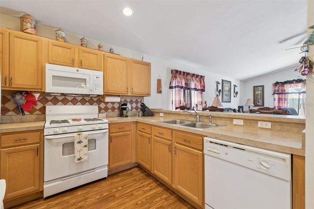 304 LAKE SUZANNE DRIVE, Lake Wales, FL 33859